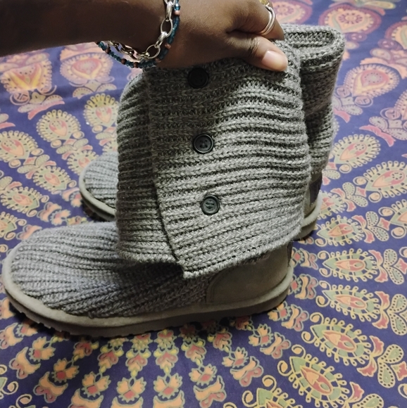SOLD-UGG Boots 🩶 - Picture 3 of 7
